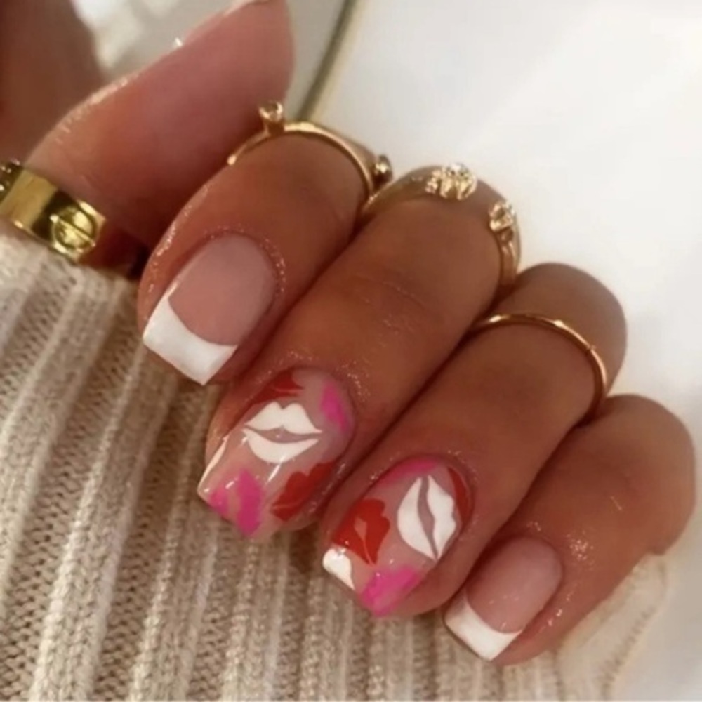 Valentine’s Day Lips Short Square Glossy Press-On Nails